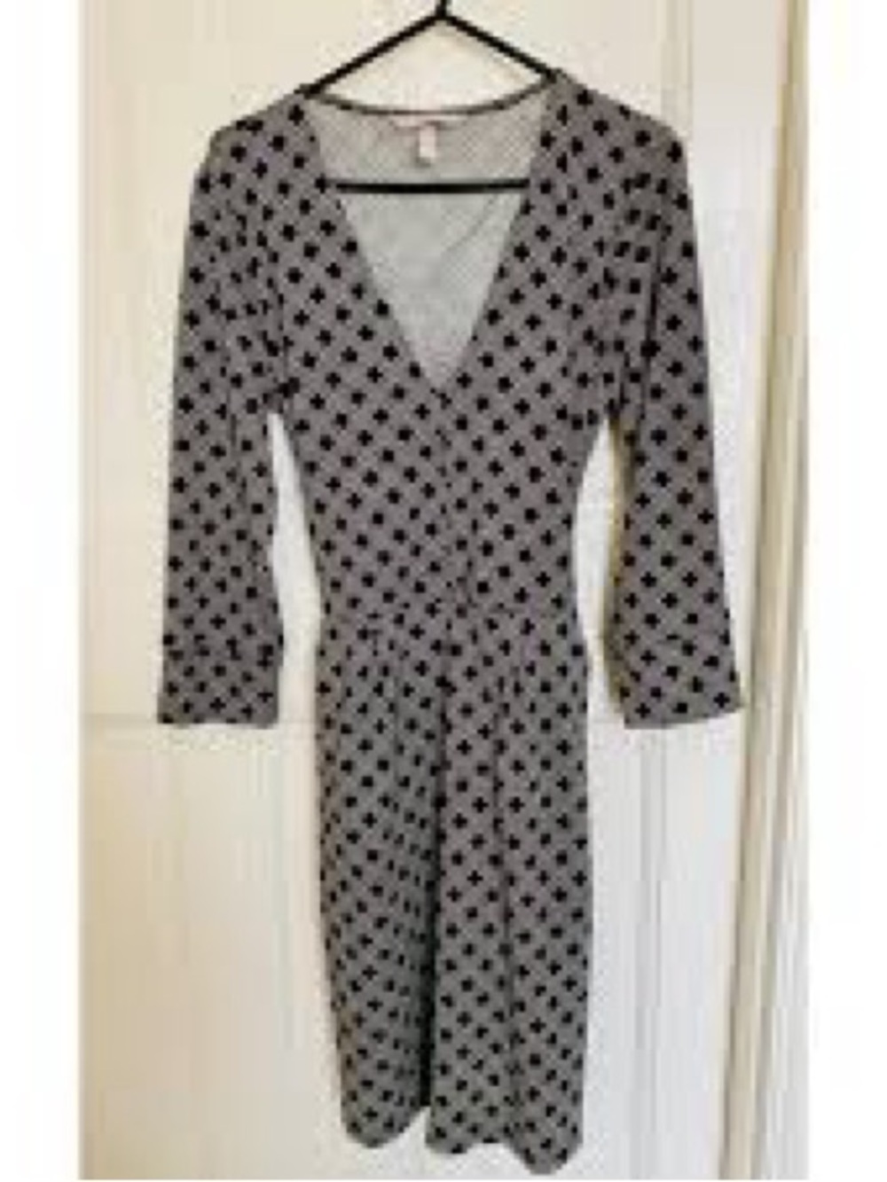 H&M tie dress Black Gray Patterned V-Neck print geometric large - Picture 2 of 4